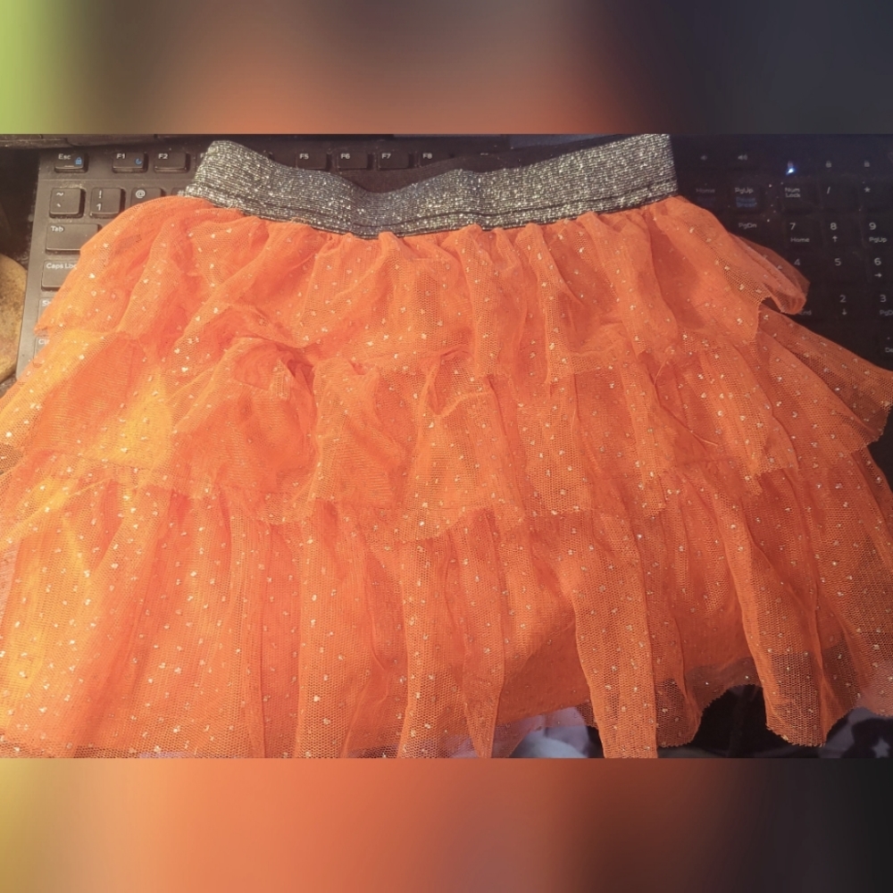NWOT Girls orange Halloween tutu size 4-5 Glitter flecks polyester
